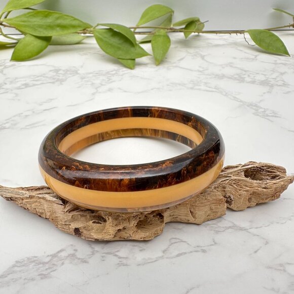 Art Deco Layered Bakelite Bangle Marbled Brown, Yellow and Banana Brown Tested - Picture 3 of 7